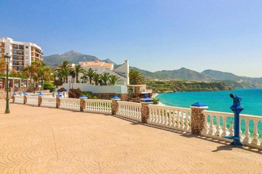 Capistrano Village B, 1 Bedroom + Free Wi-Fi Nerja Extérieur photo