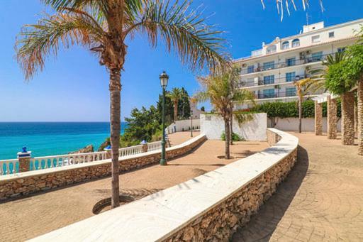Capistrano Village B, 1 Bedroom + Free Wi-Fi Nerja Extérieur photo