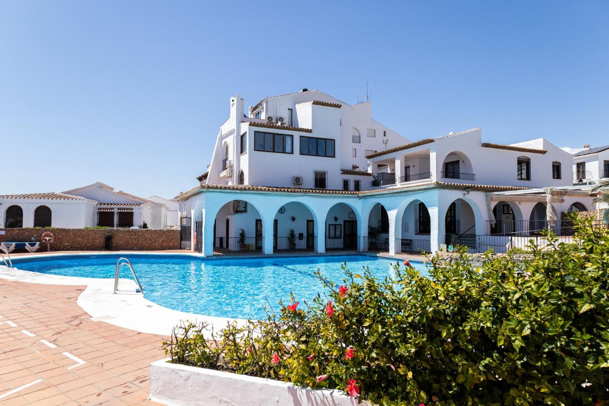 Capistrano Village B, 1 Bedroom + Free Wi-Fi Nerja Extérieur photo