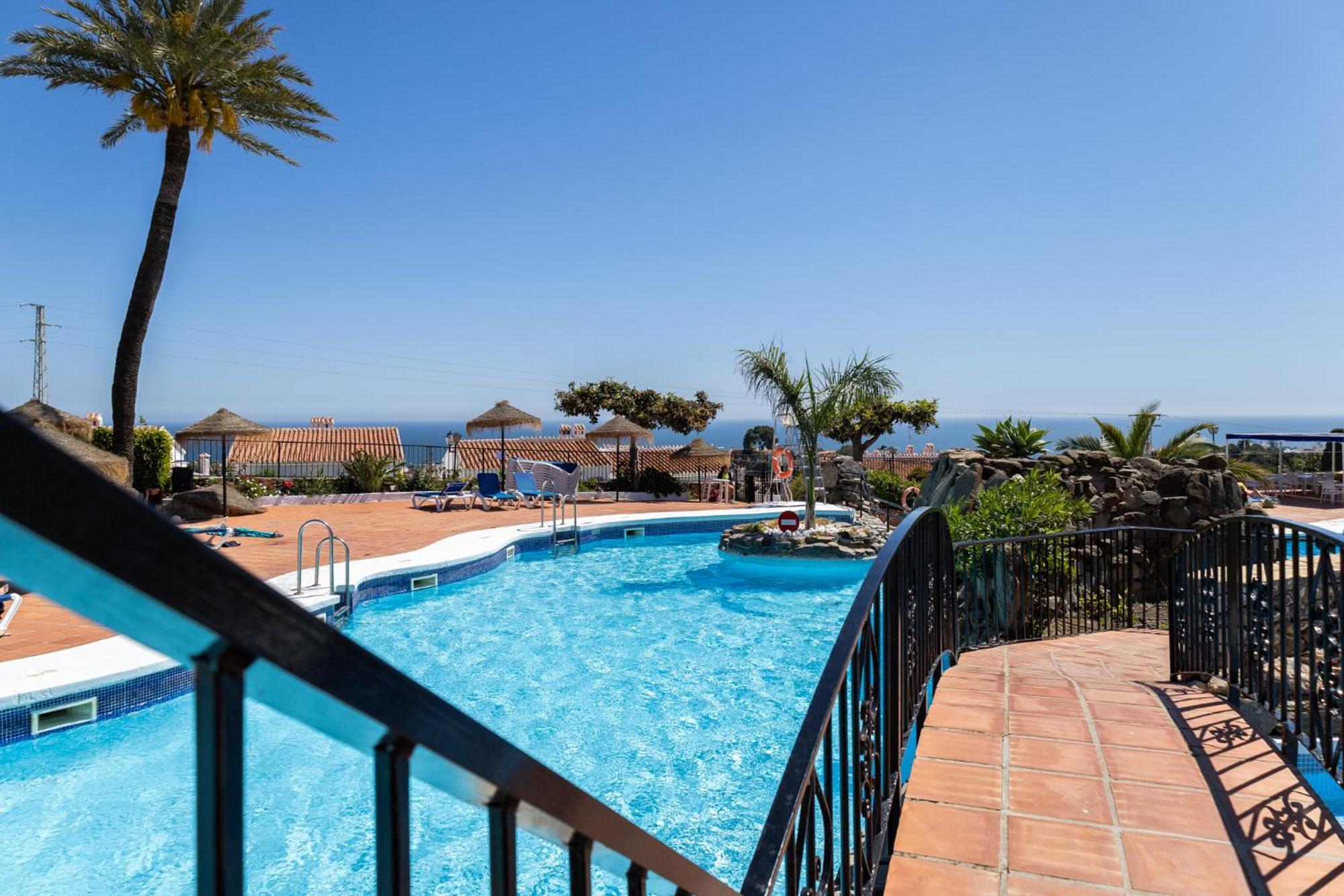 Capistrano Village B, 1 Bedroom + Free Wi-Fi Nerja Extérieur photo