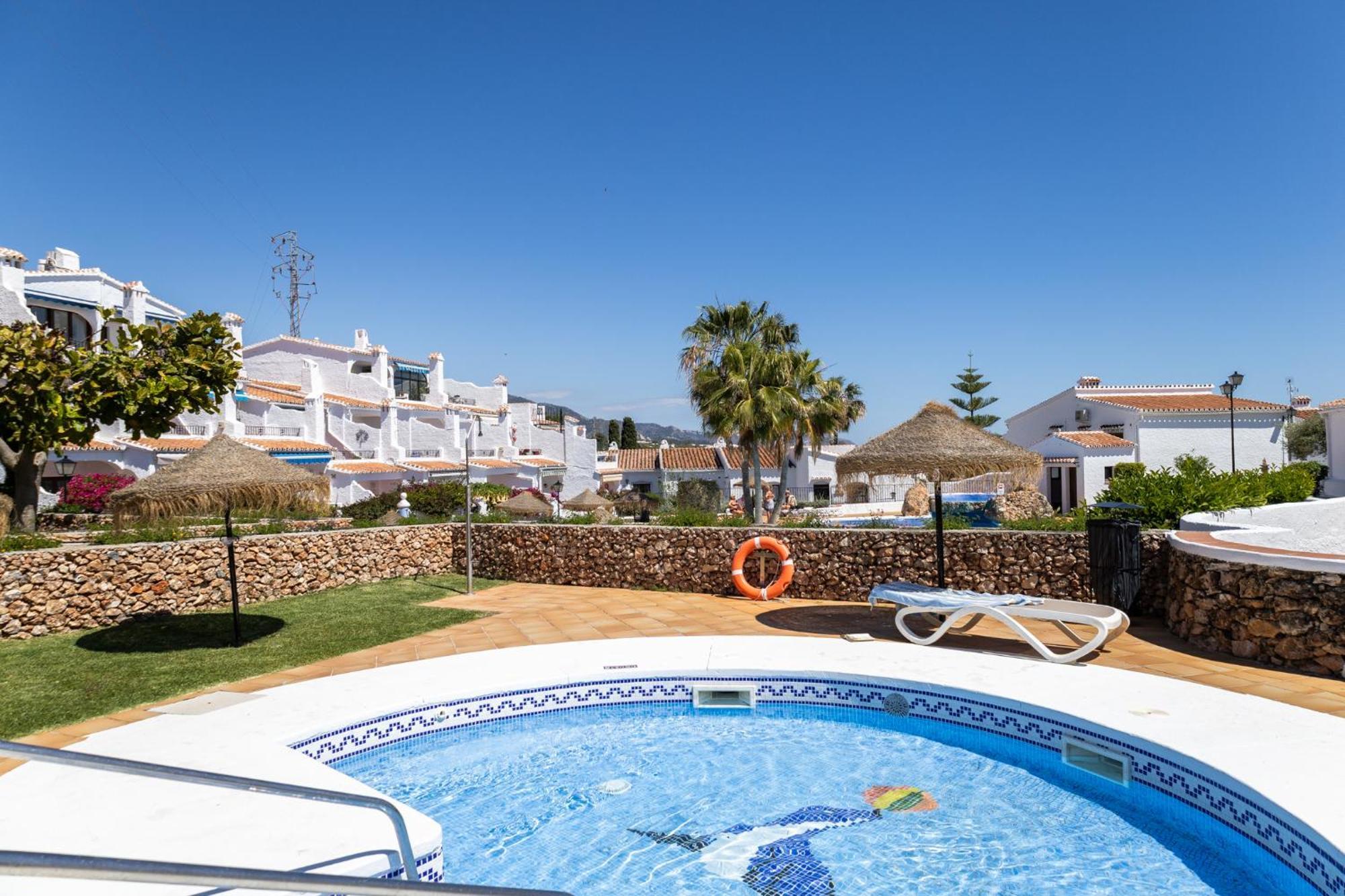 Capistrano Village B, 1 Bedroom + Free Wi-Fi Nerja Extérieur photo